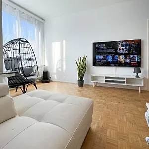 Cosy Two Bedroom In Appartement